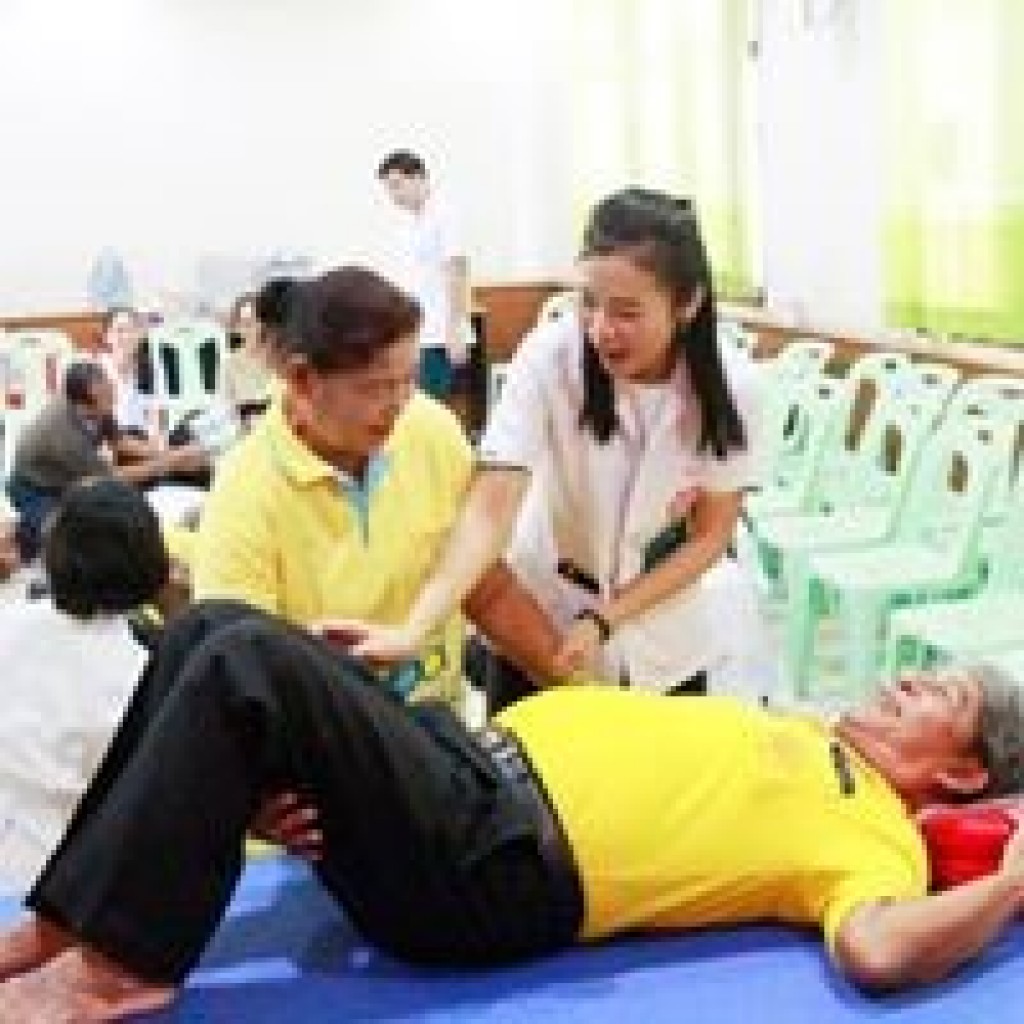 Transfer and ambulation training for elderly in klongyai subdistric administration organization